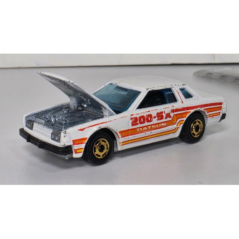 Hot Wheels 1981 Datsun 200 SX White Opening Hood Vintage Diecast Car Hong Kong